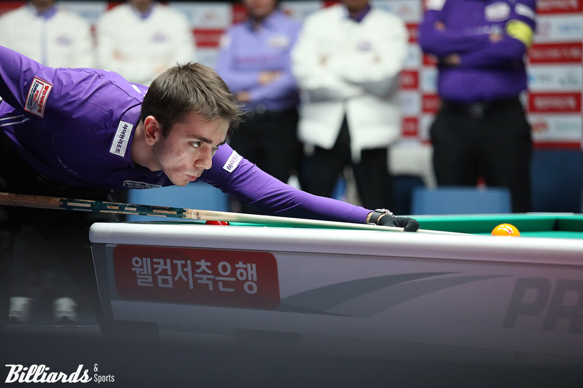 1세트를 승리한 하이원리조트의 부라크 하샤시(튀르키예).