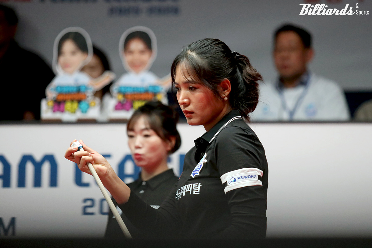 스롱 피아비(캄보디아)는 2세트 여자복식을 승리로 이끌었다.