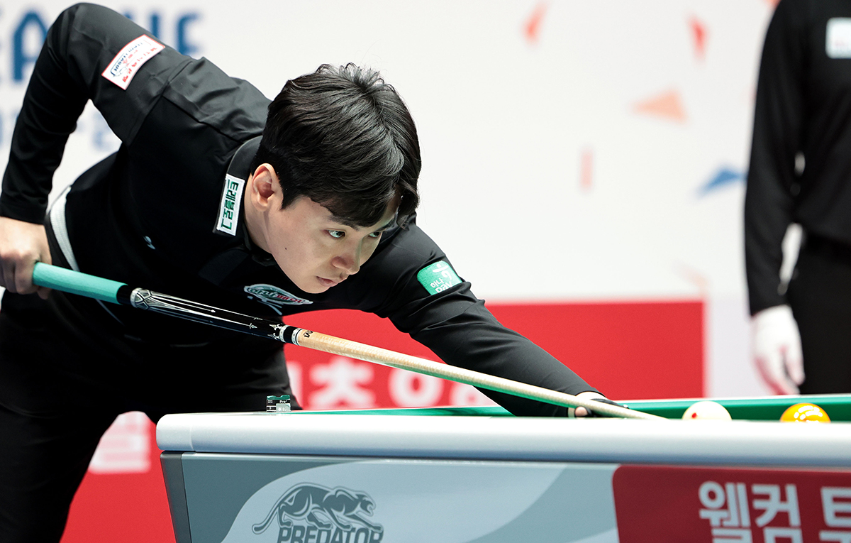 5세트에서 승리를 확정한 하나카드 신정주.