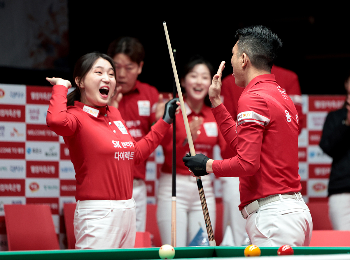 SK렌터카는 이날 패배로 정규리그 1위 자리를 하나카드에 내줬고, 4라운드 선두는 승점1 차이로 거리가 좁혀졌다.