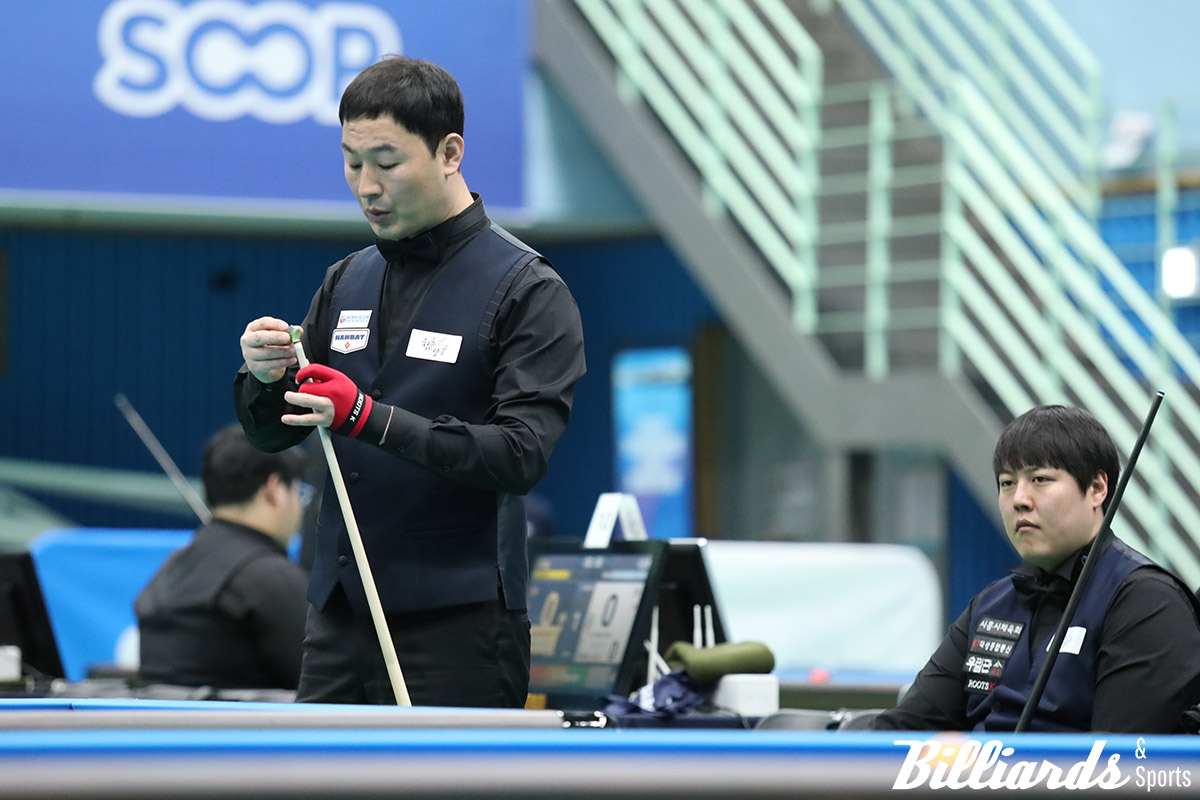 최완영은 '디펜딩 챔피언' 이범열을 꺾고 가장 마지막으로 4강 대진표에 이름을 올렸다.