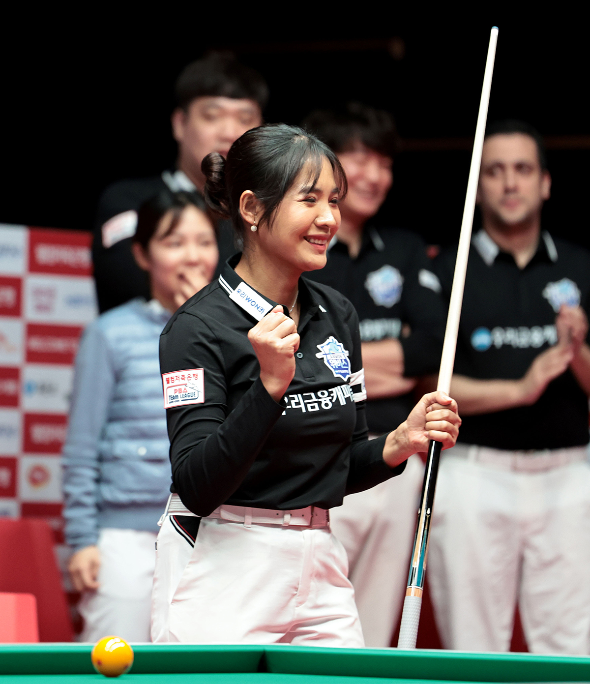 스롱이 6세트를 승리하며 3-3 동점을 만들었지만, 7세트를 하나카드가 이겨 4-3으로 신승을 거뒀다.