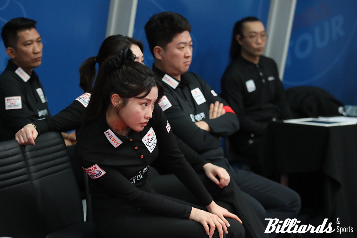 주장 강동궁의 경기를 지켜보고 있는 조예은.