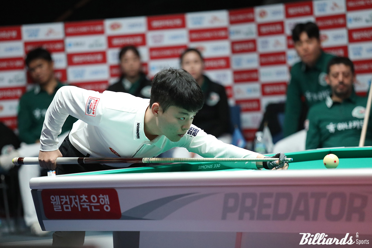 하림이 PBA 팀리그 4라운드 마지막 날 경기에서 정규리그 1위 하나카드에 세트스코어 4-3 역전승을 거뒀다. 사진은 3세트에서 무라트 나지 초클루(튀르키예)에게 승리한 김영원(하림).  사진=고양/김민영 기자