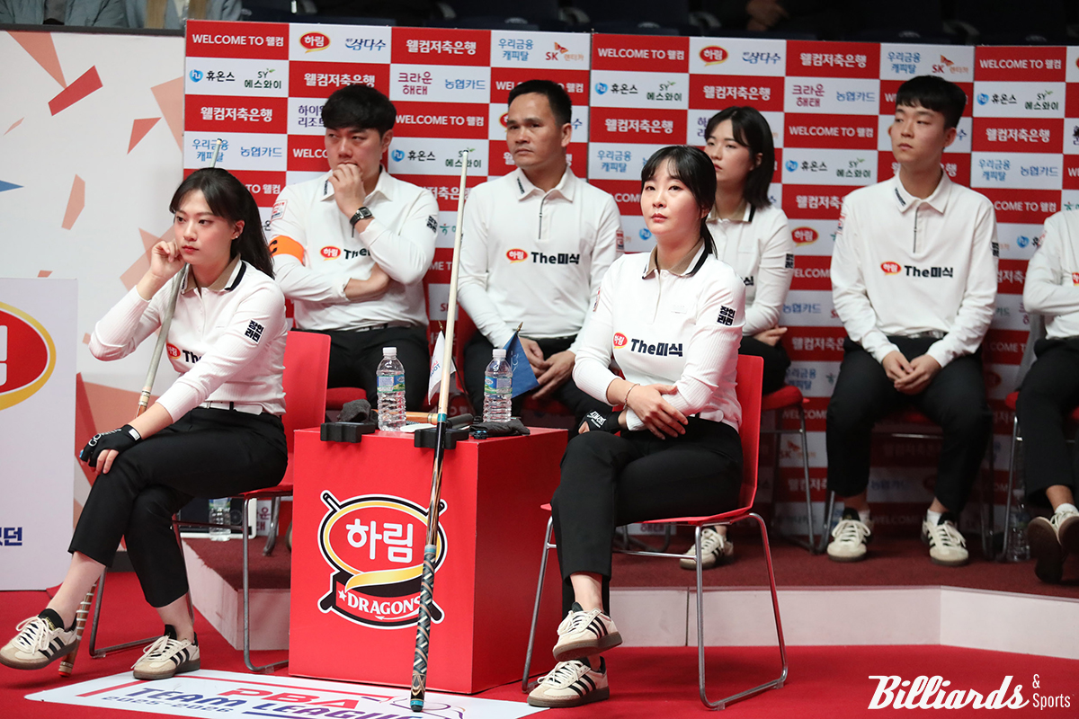 2세트 여자복식에 출전한 하림의 정보윤-김상아.