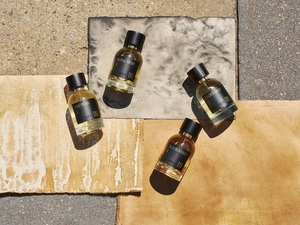 한국 향에서 출발한 뉴욕 기반의 향수 브랜드 '엘로리아'...한남동 플래... - 뉴스 썸네일 이미지