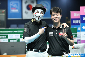 "내가 찐이다"…'청출어람' 김영원, '스승' 해커 꺾고 <b>PBA</b> 3차 <b>투어</b> 16강...